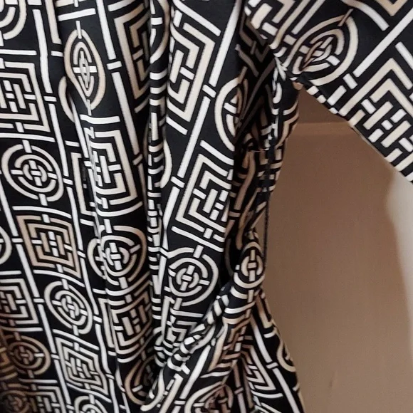 Natori Infinity Robe - Picture 8 of 16